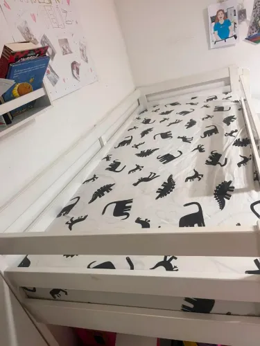 Cama infantil com escorregador