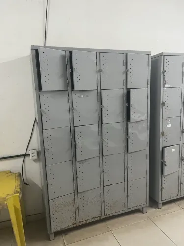 Armário metálico 20 portas