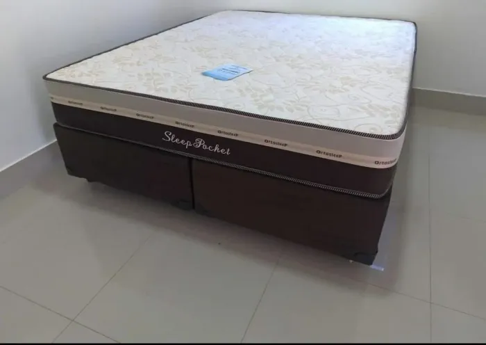 Cama Queem