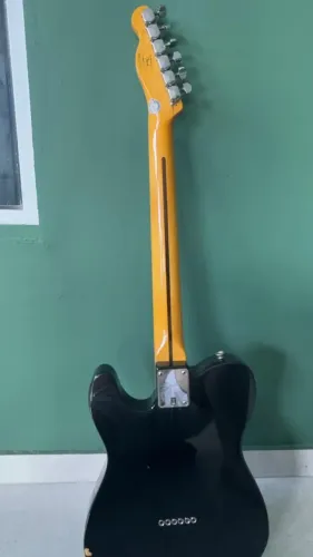 Guitarra Fender Squier Telecaster Custom 