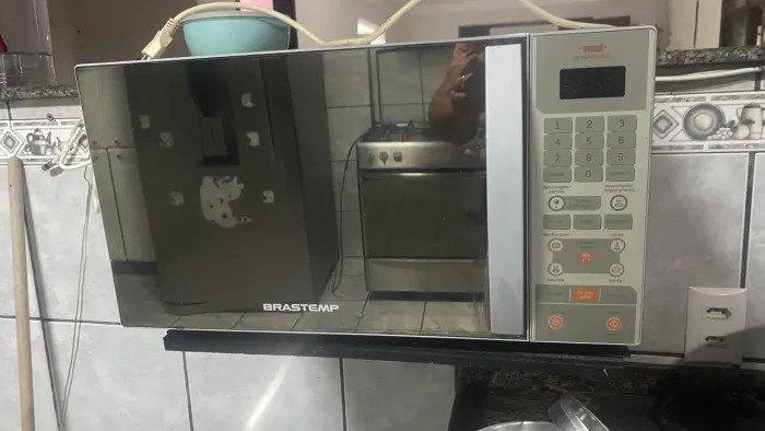 Microondas Brastemp Maxi Gratiné Inox Espelhado
