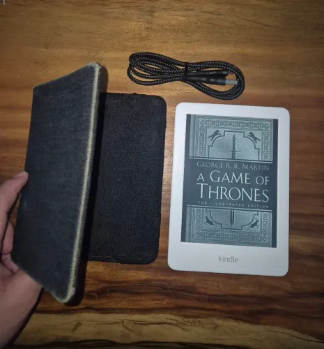 Kindle 10 Geração Ótimo Estado. Funciona Perfeitamente.