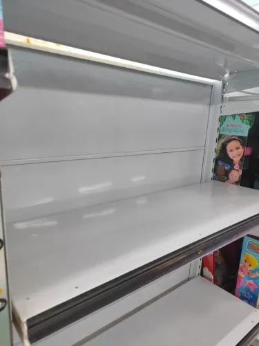 20 Bandejas de Prateleiras brancas com braços