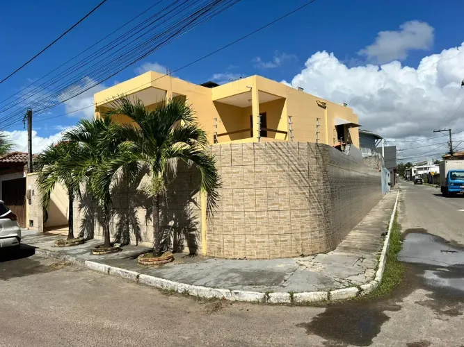 Casa Duplex com 4 Quartos em Arembepe Piscina e Área Gourmet Porteira Fechada