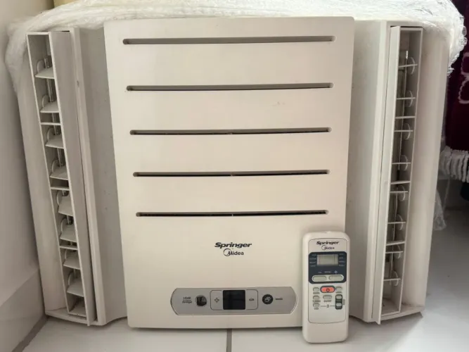 Vende-se um ar condicionado de janela springer eletrônico 10.000 BTUS