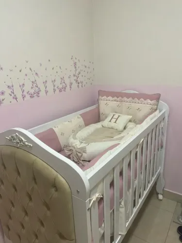 Berço 3 em 1 com capitonê + colchão