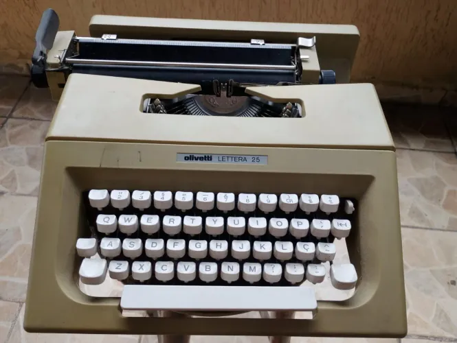 Máquina olivete lettera 25
