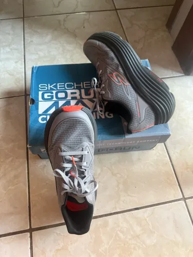 tênis skechers go run max cushioning cinza 42