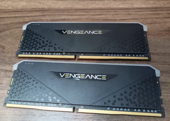 Memoria RAM DDR4 32gb 2x16 Corsair Vengance RGB 3200mhz CL16