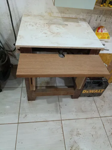 Furadeira de bancada horizontal e serra meia esquadria Dewalt