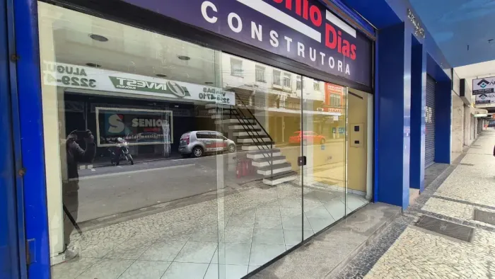 Loja para aluguel com 100m² em Centro - Juiz de Fora - MG