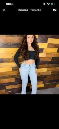 calça jeans flare de lavagem clara