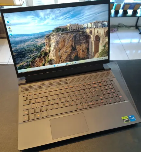 Dell G15 5530 Core i5 13450hx 16gb ddr5 SSD 512GB RTX 3050 6gb