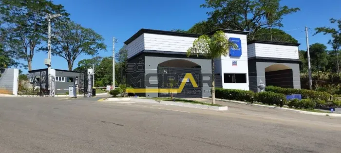 Lote a venda no Condomínio Versailles
