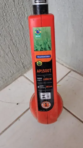 Máquina de cortar grama