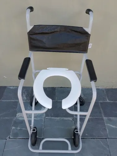 VENDO CADEIRA DE BANHO JAGUARIBE