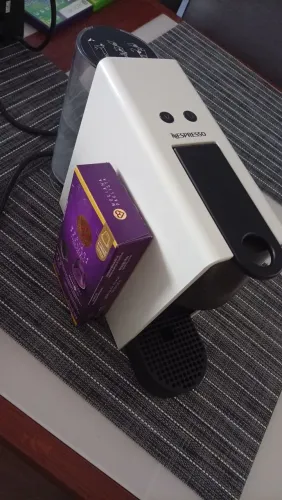 Cafeteira Nespresso essenza mini 220v