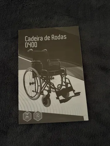 Cadeira de rodas semi nova DellaMed