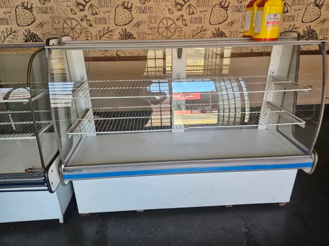 Balcão expositor em até 10x com juros da maquina