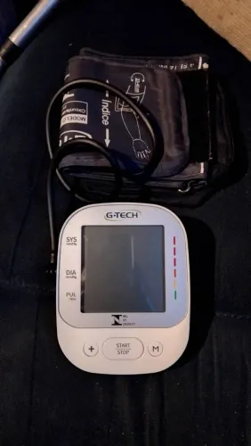 Aparelho de Pressão Digital de Braço G-Tech LA800