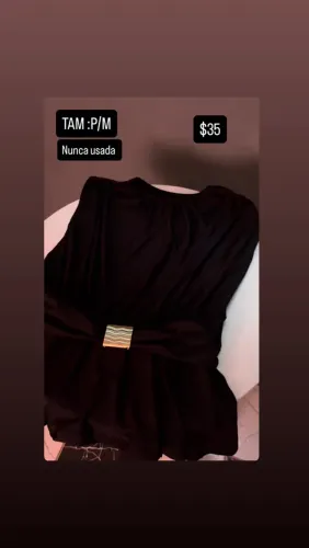 Blusa preta TAM : P/M ( Nunca usada)
