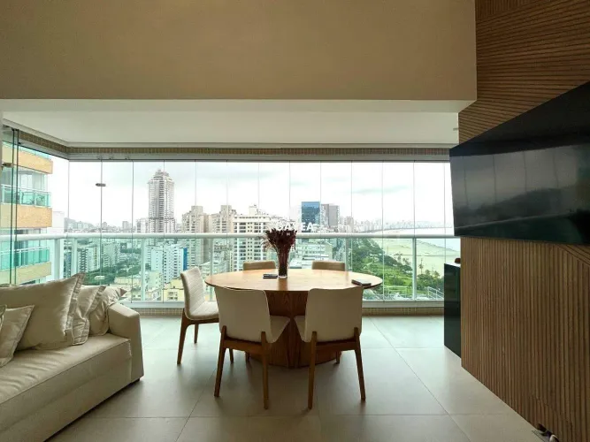 Apartamento à venda no José Menino em Santos.