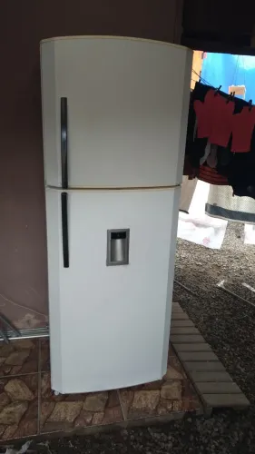Vendo geladeira duplex 430 litros valor $650 reais