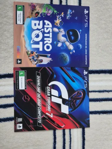 Astro Bot e Gran Turismo 7 - código digital PS5