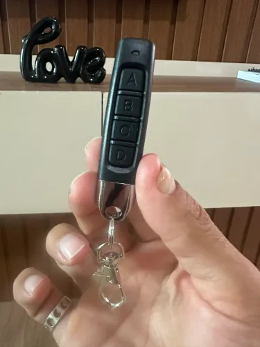 Controle de Portão Slim Preto | Universal 433MHz | Já com Pilha | Entrega Imediata
