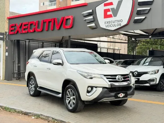 Toyota Hilux SW4 SRX 4X4 2.8 TDI 16V Dies. Aut. 2016