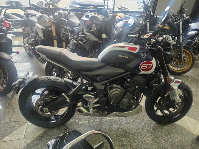 Trident 660