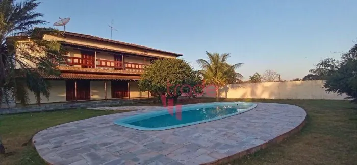 Casa com 4 dormitórios à venda, 798 m² por R$ 1.600.000