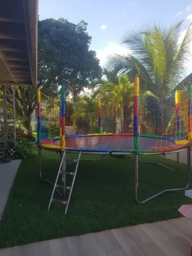 Festa junina, pula pula, touro mecânico, futebol de sabão, crianças brinquedos novos