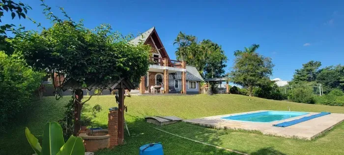 Chácara à venda no Bom Jardim em Jaguariúna com piscina, área verde, ateliê independente e