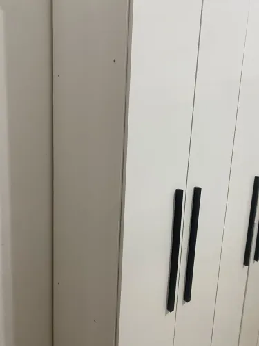 Vende Guarda Roupa de 8 portas semi novo 