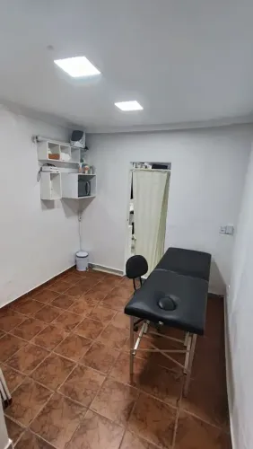 Alugo espaço para profissionais em salão de beleza