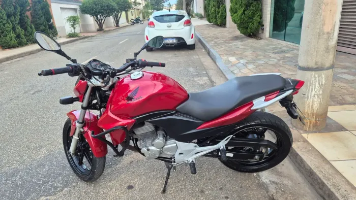Honda CB 300R - 2013 | R$ 12.900