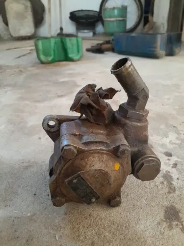Bomba de Direção Hidráulica Acoplada Motor MWM / MBB (Linha ZF / DHB)
