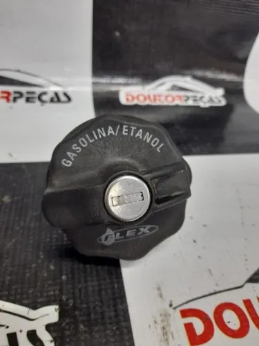 Tampa tanque combustivel uno 2017 2018 2019 fiat usado