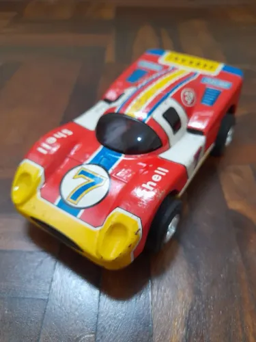 Ferrari de metal