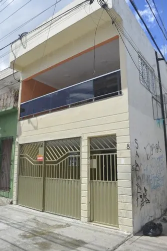 Casa, 7/4, sacada, 2vgs na Generalíssimo Deodoro.