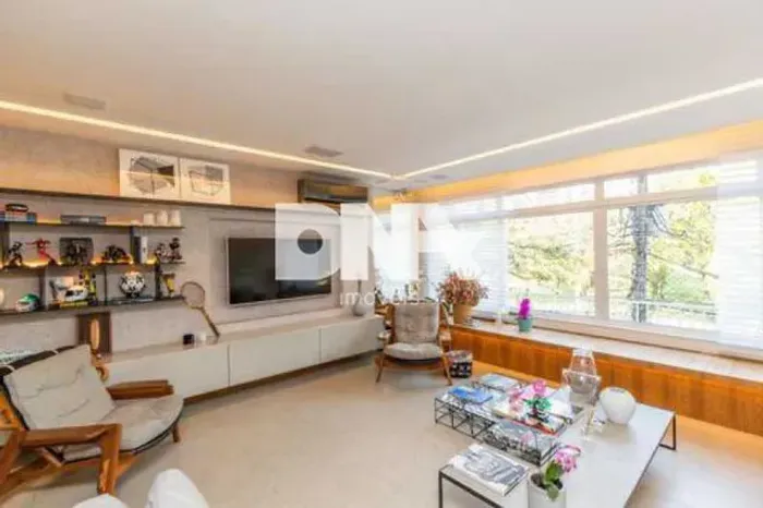 Apartamento - Padrão / Residencial / Lagoa