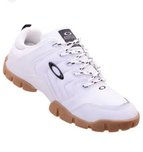 Botinhas Oakley lançamento preto é branco 