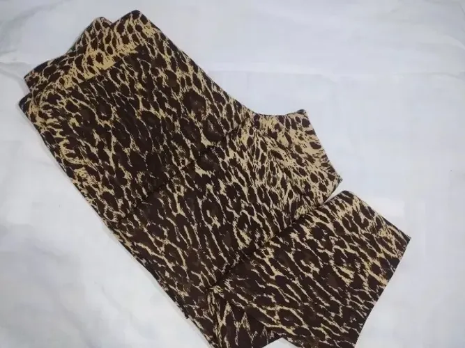 Calça estilosa animal print