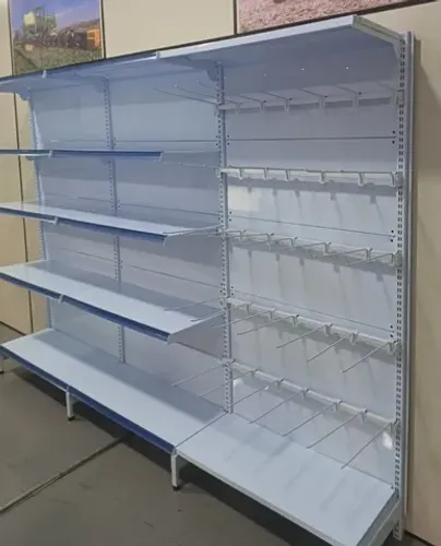 Gôndolas e prateleiras novas direto da fábrica