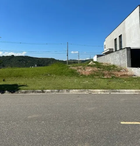 Oportunidade terreno em aclive de 285m2 no Condomínio Cyrella em Taubaté