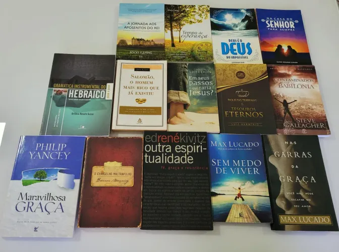 Livros Cristãos usados, a partir de 15 reais