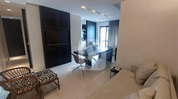 SELECIONE - Flat 2 quartos, sendo 1 suíte