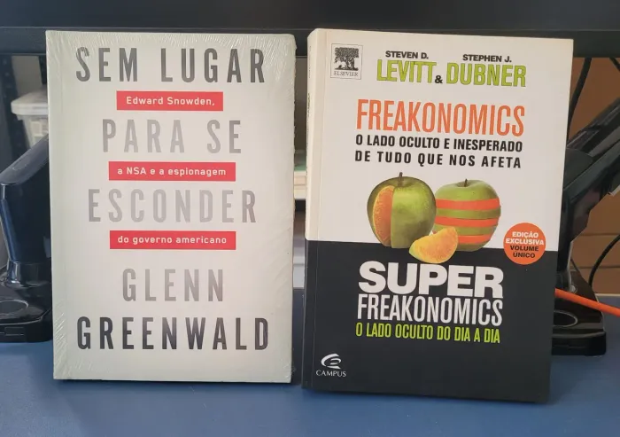 Livros variados (títulos e preços na descrição)