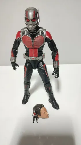 Action Figure Ant-Man - Marvel